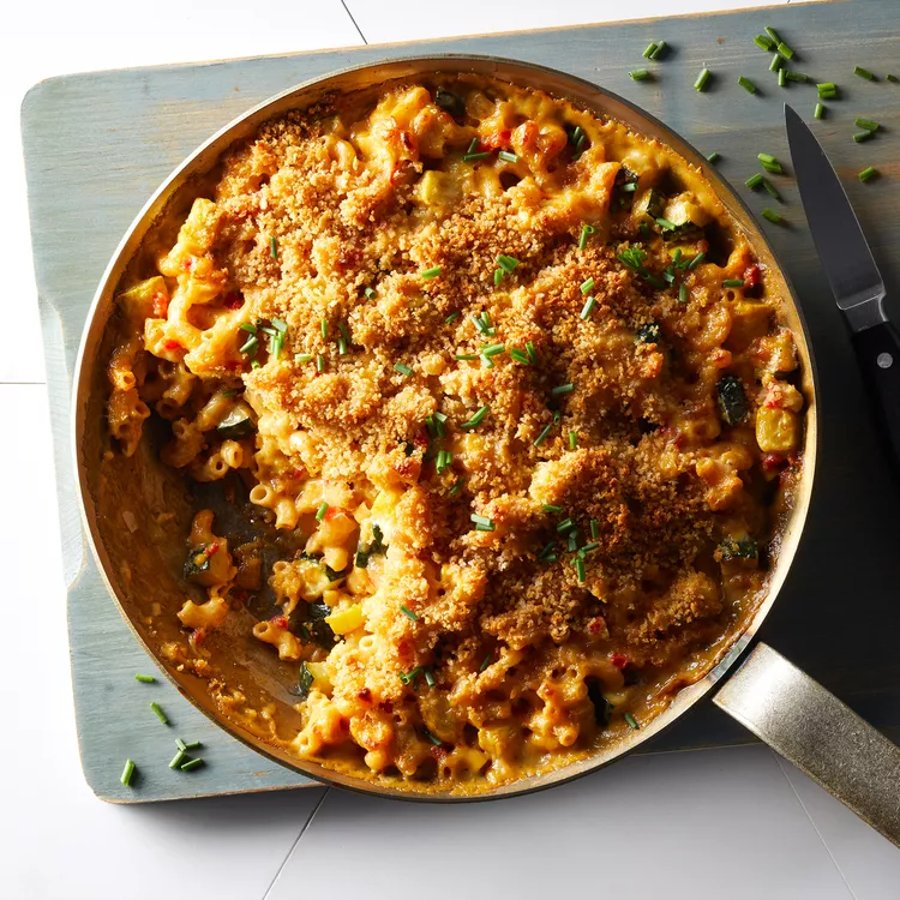 Skillet Mac and cheese with Zucchini & Pimiento_resized