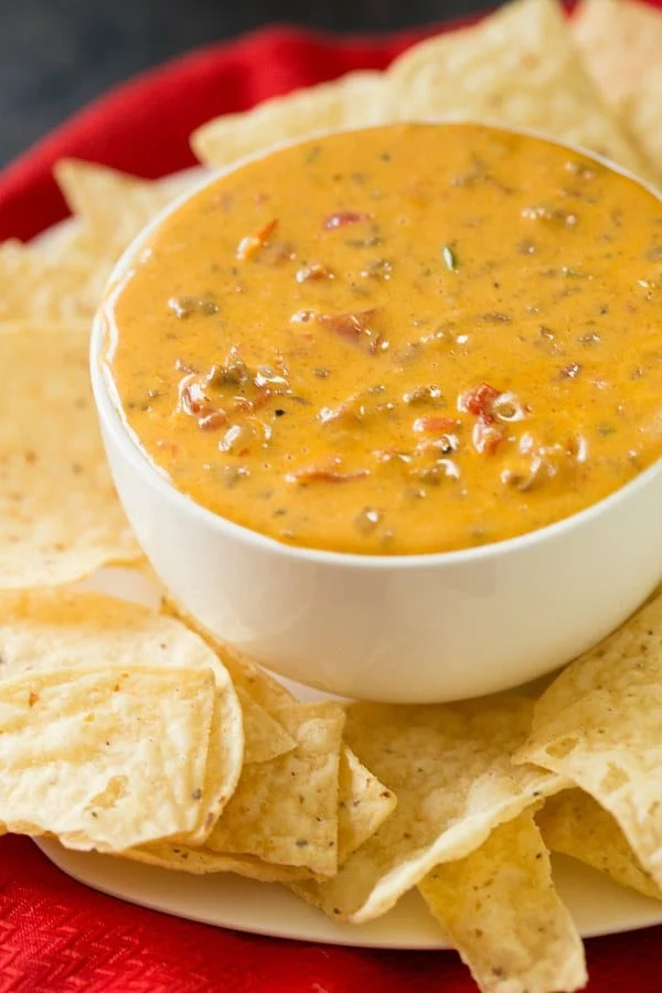 Crockpot Beef Queso Dip