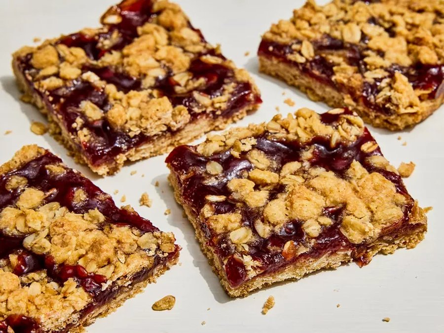 Raspberry oatmeal cookie bars