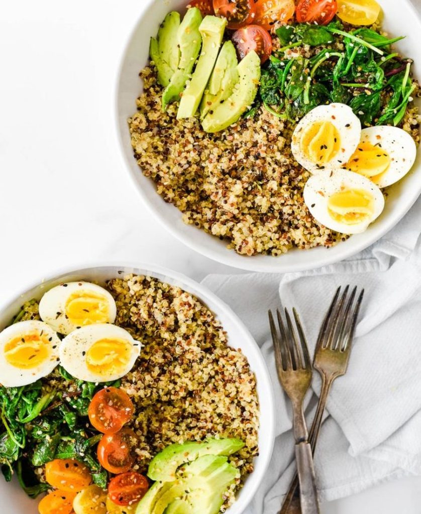  Egg and Quinoa Breakfast Bowl