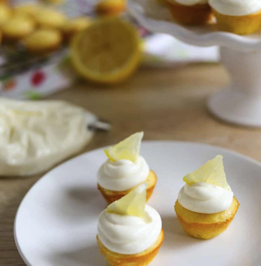 Keto Lemon Cupcakes