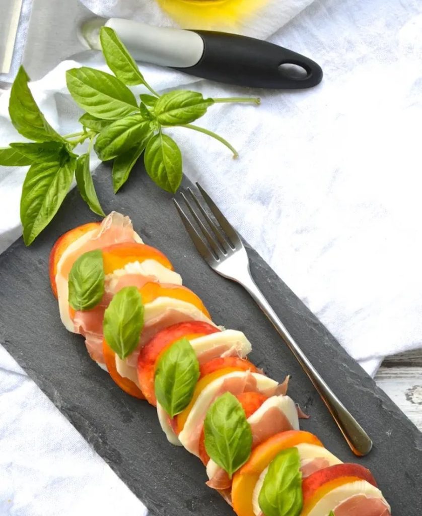 Peach Prosciutto Caprese Salad