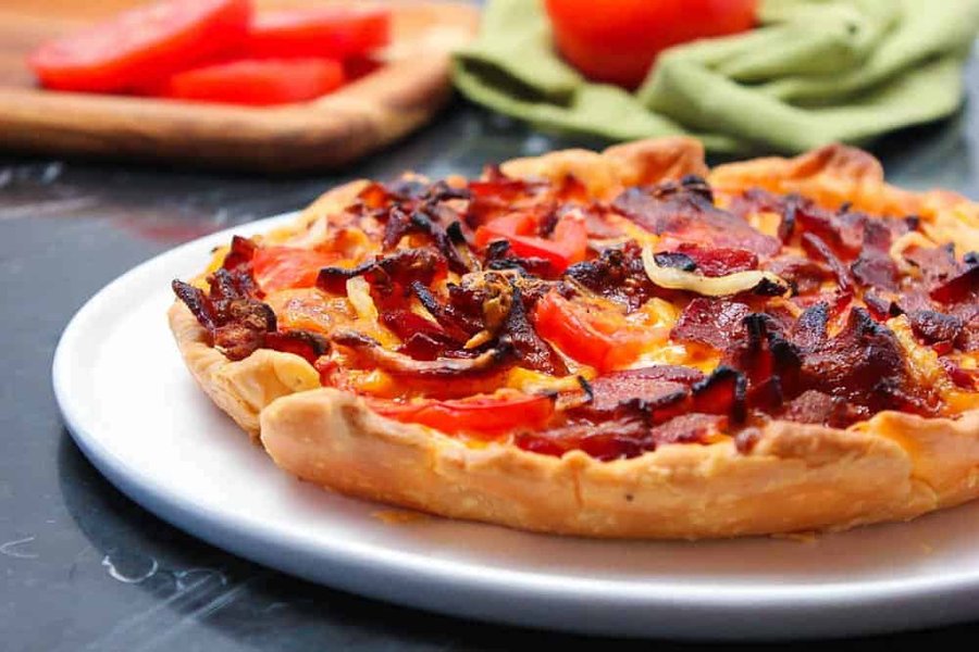 Tomato, Cheddar and Bacon Pie