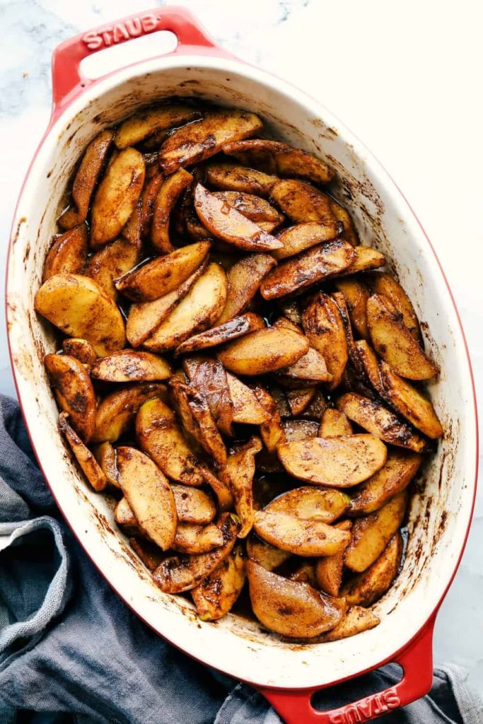 Baked Apples with Cinnamon and Brown Sugar