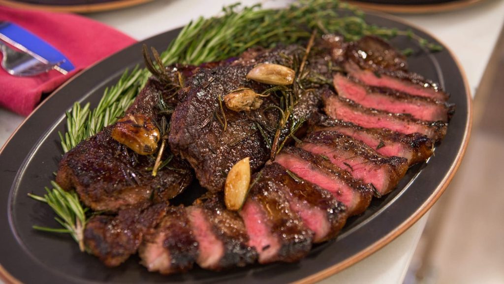 Seared Steak with Red Wine Sauce