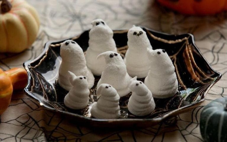 28 Delicious Halloween Dessert Recipes to Spook and Delight Your Guests