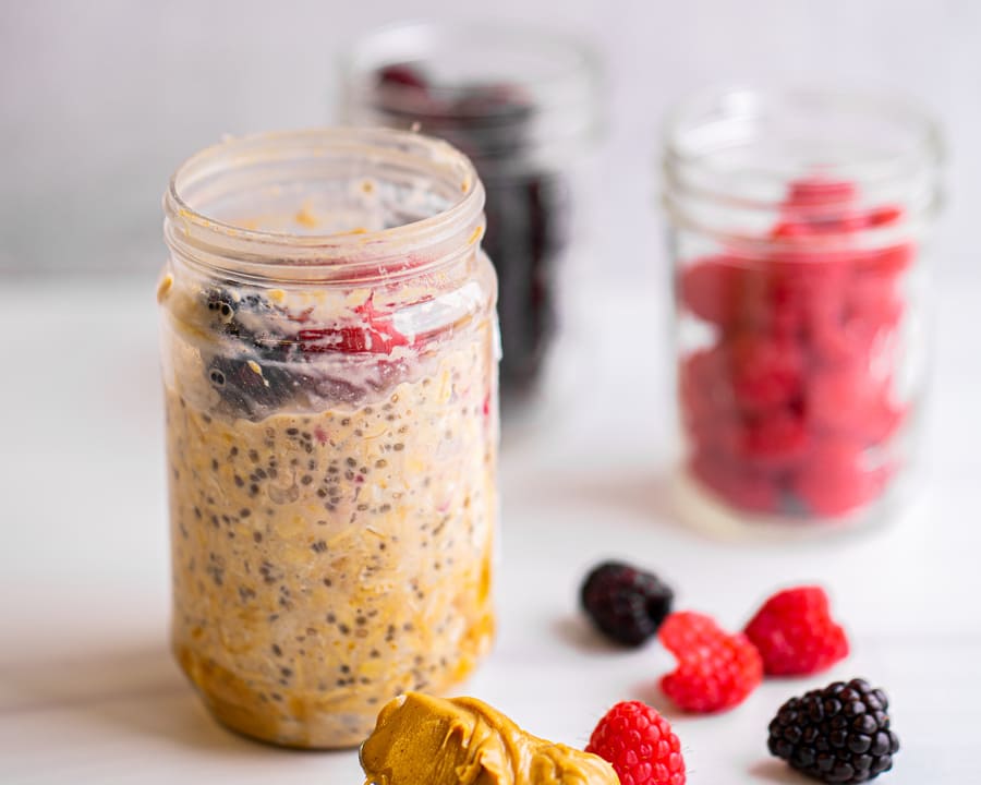 Peanut Butter and Raspberry Overnight Oats