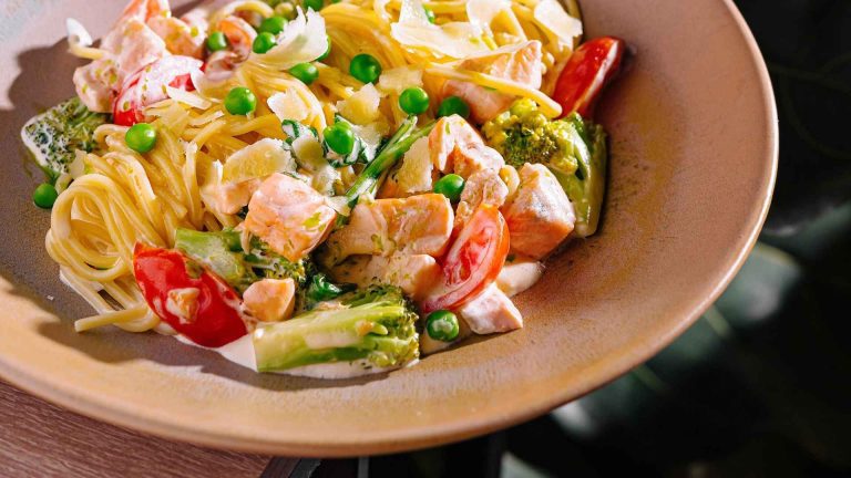 One Pot Pasta with Salmon and Peas