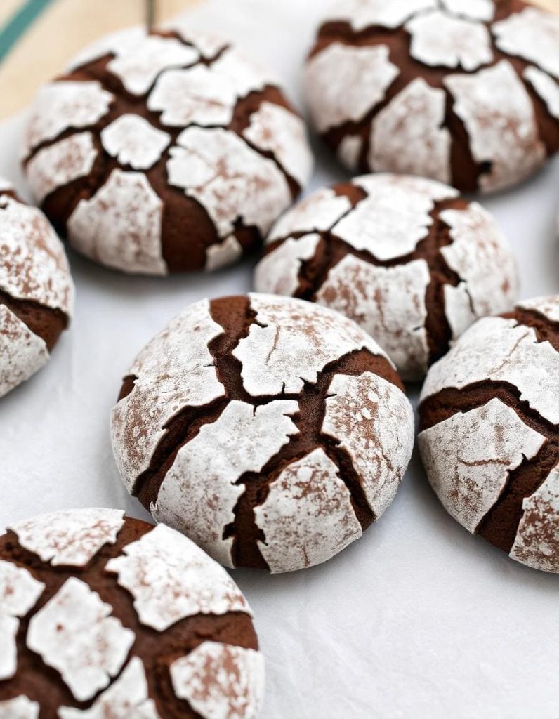 easy chocolate crinkle cookies recipe