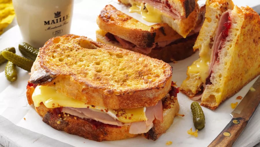 Ham, Cranberry and Camembert French Toasts