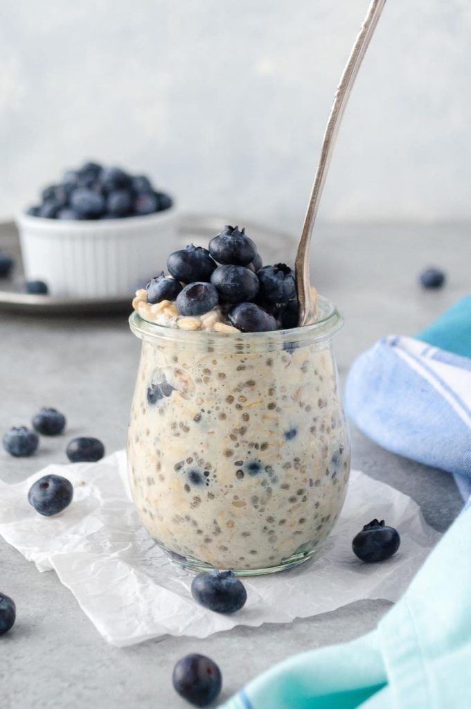 Overnight Oats with Blueberries