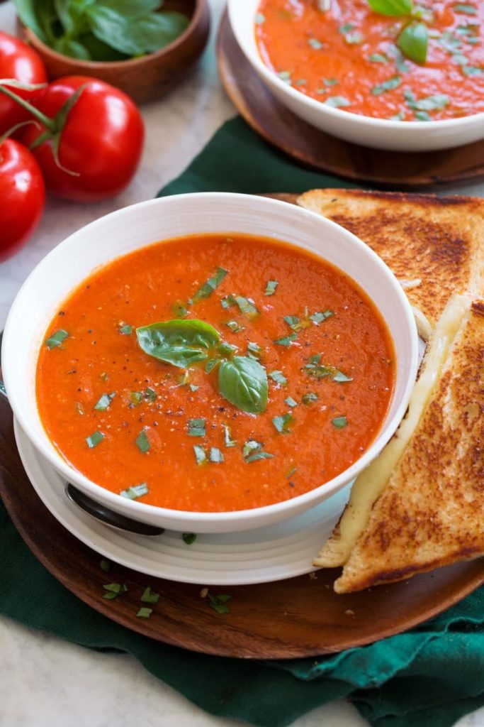 Slow Cooker Mozzarella Tomato Soup