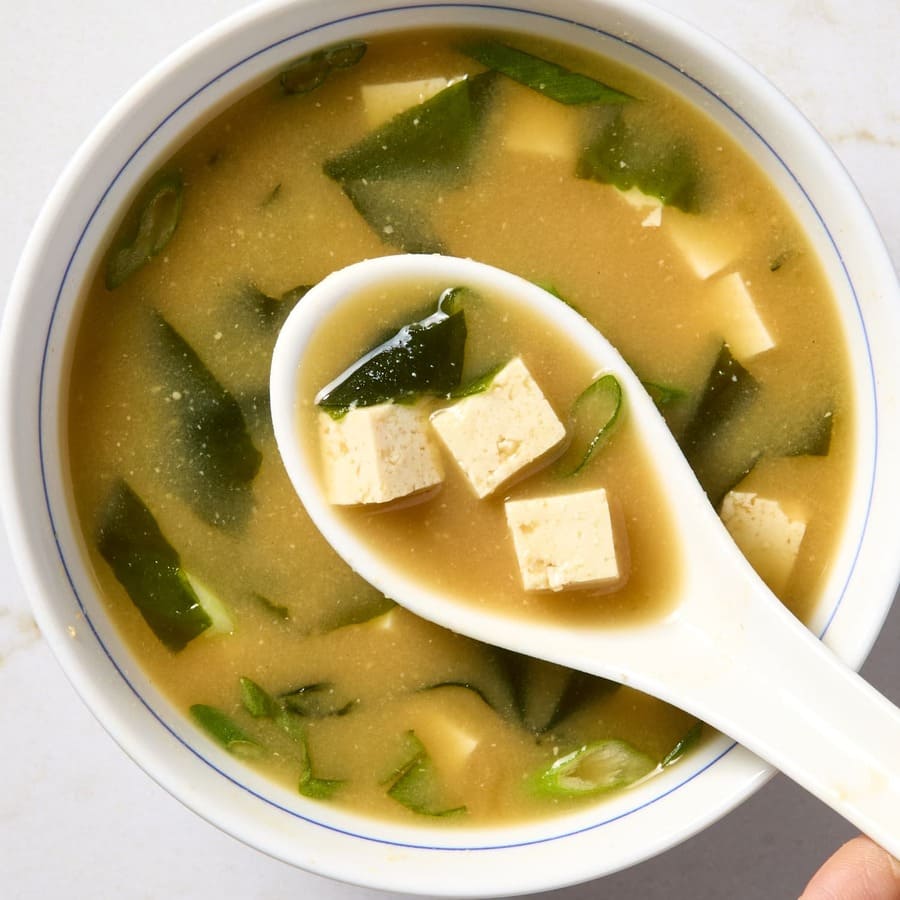 Easy Miso Soup Using Pantry Ingredients