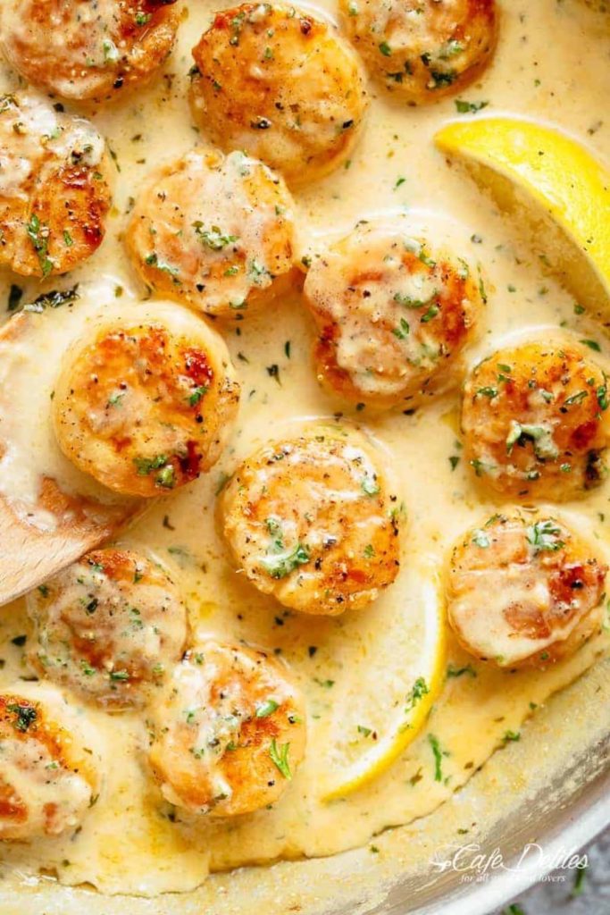 Oven Baked Scallops in Garlic Cream Sauce