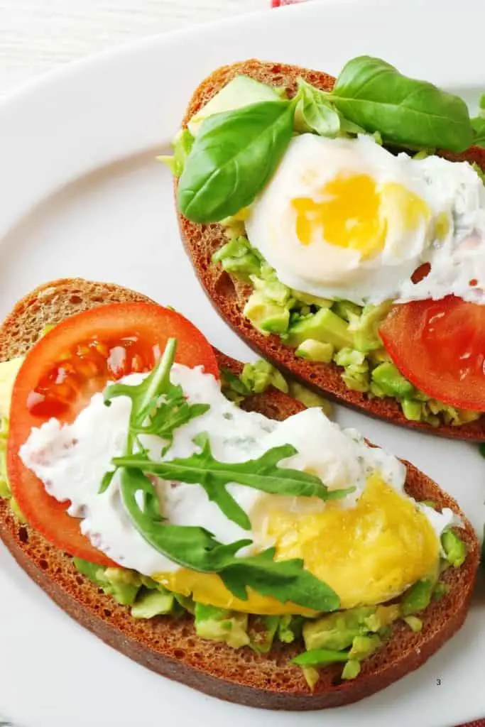 Egg, Tomato, And Scallion Sandwich