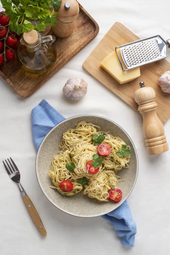 One-Pot Spaghetti with Tomatoes, Artichokes, and Capers